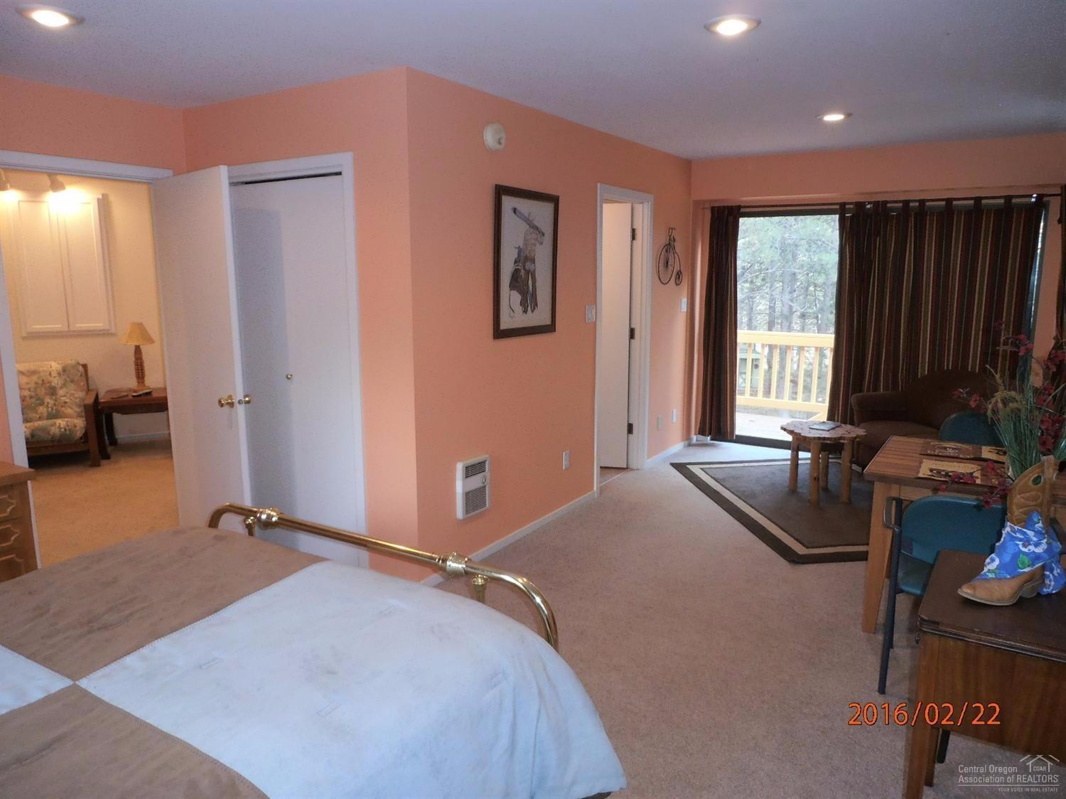 60330 East Ridgeview Drive Bend, OR 97702 - Photo 20 of 25 3rd bedroom with bonus room to the left.