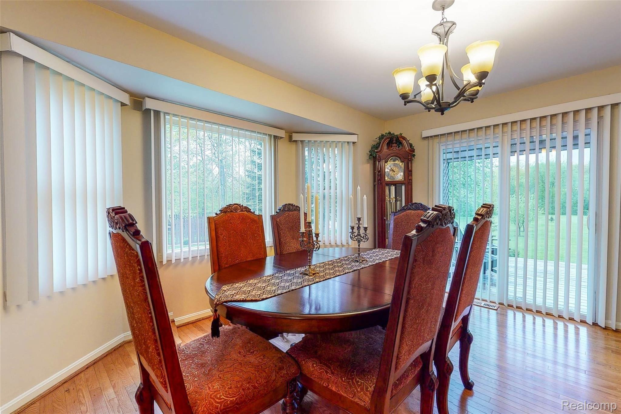 5520 Lowe Road Fowlerville, MI 48836 - Photo 34 of 86 5520-W-Lowe-Rd-9 Dining Room.jpg