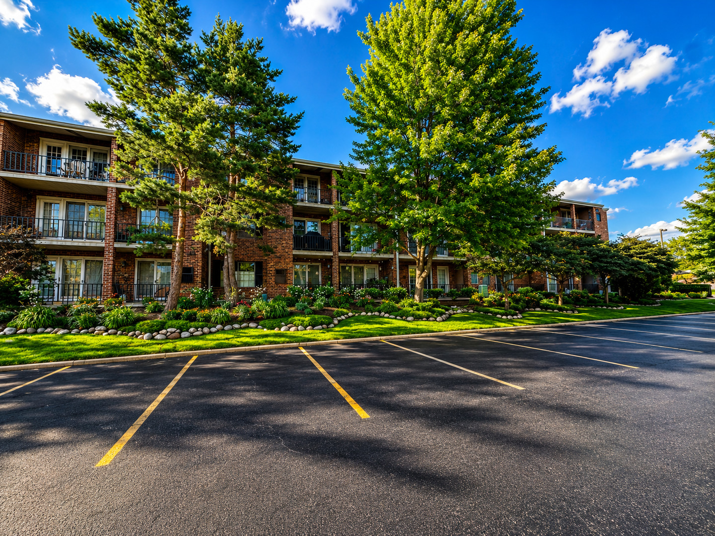 520 Biesterfield Road, Unit 209 Elk Grove Village, IL 60007 - Photo 4 of 31