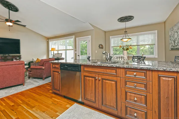 $640,000 | 160 Kyles Way, Unit 160, Shelton, CT 06484