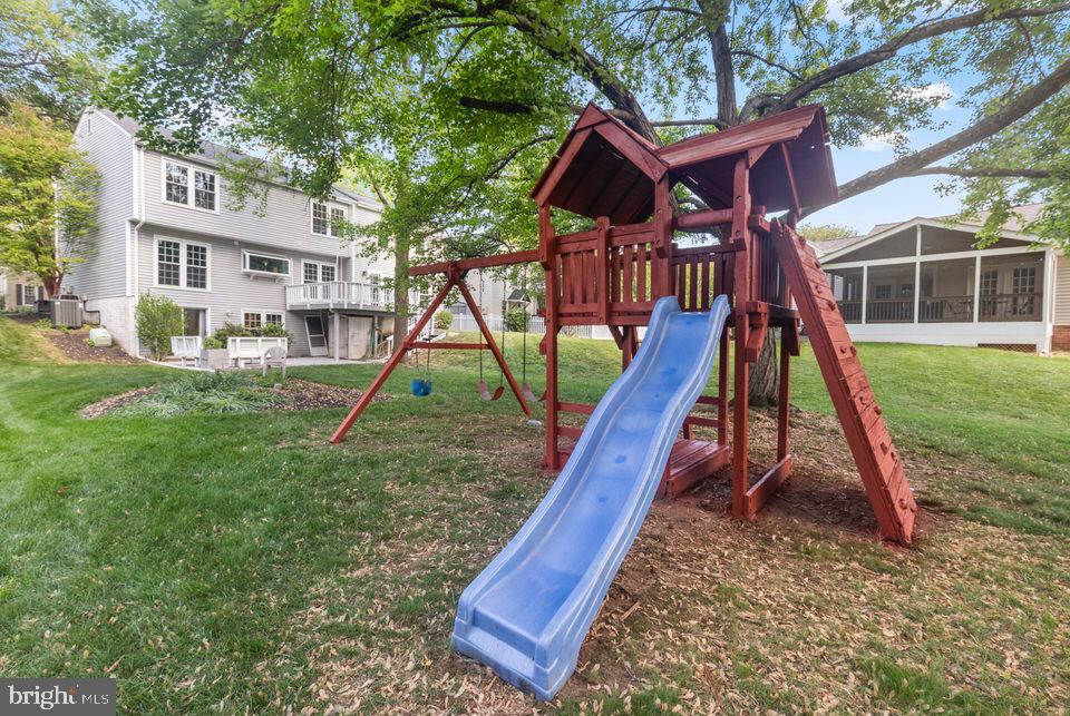 13338 Point Rider Lane Herndon, VA 20171 - Photo 36 of 36 Gallery Image 36