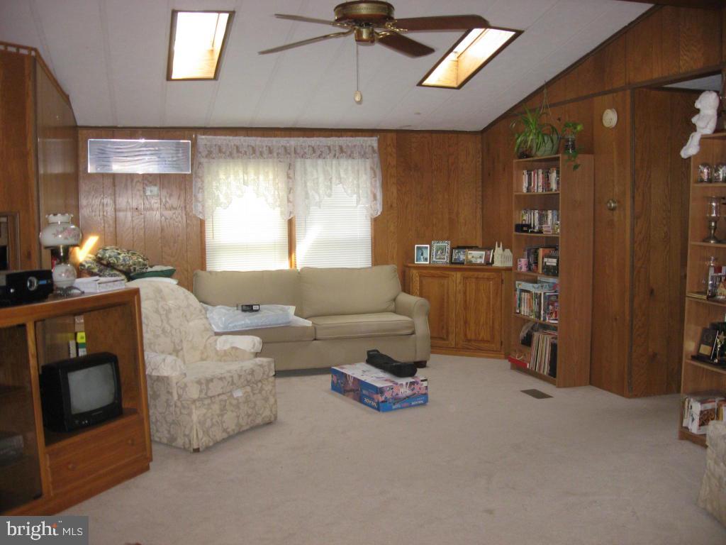 1952 Spruce Grove Road Oxford, PA 19363 - Photo 5 of 14 Gallery Image 5