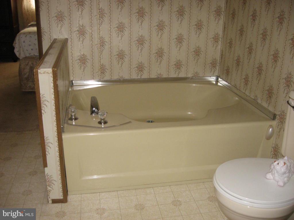 1952 Spruce Grove Road Oxford, PA 19363 - Photo 8 of 14 Gallery Image 8
