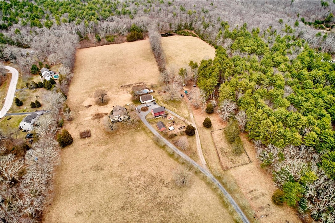 58 Dye Hill Road Hopkinton, RI 02832 - Photo 2 of 14