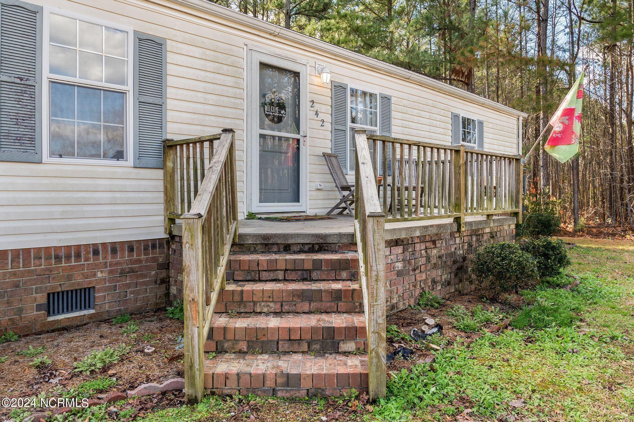 242 Shingle Brook Road New Bern, NC 28560 - Photo 13 of 49 Front