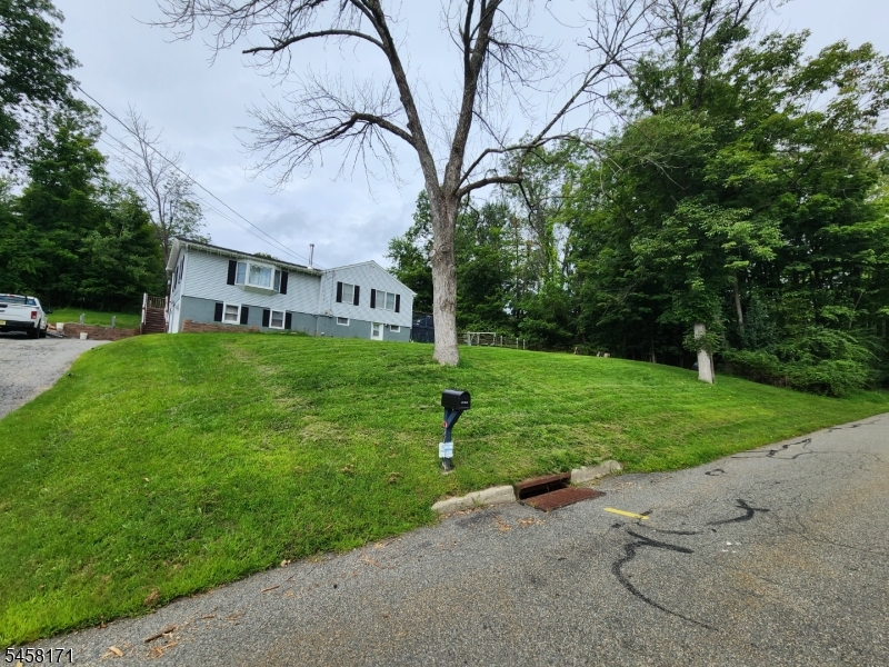 30 Locust Road Wantage, NJ 07461 - Photo 1 of 39 Gallery Image 1
