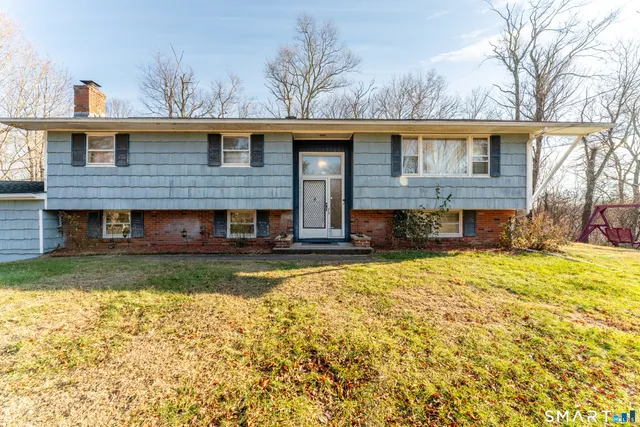 $519,900 | 6 Maple Circle, Monroe, CT 06468