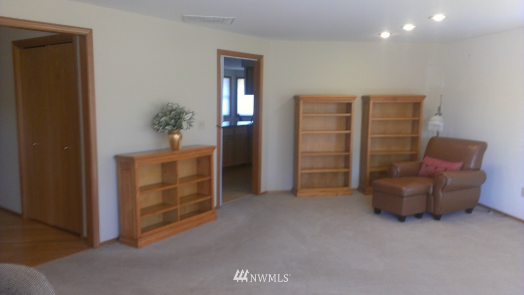 20911 West Bulson Road Mount Vernon, WA 98274 - Photo 3 of 24 Gallery Image 3