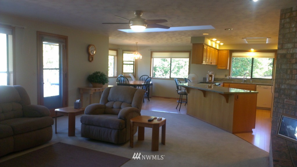 20911 West Bulson Road Mount Vernon, WA 98274 - Photo 5 of 24 Gallery Image 5