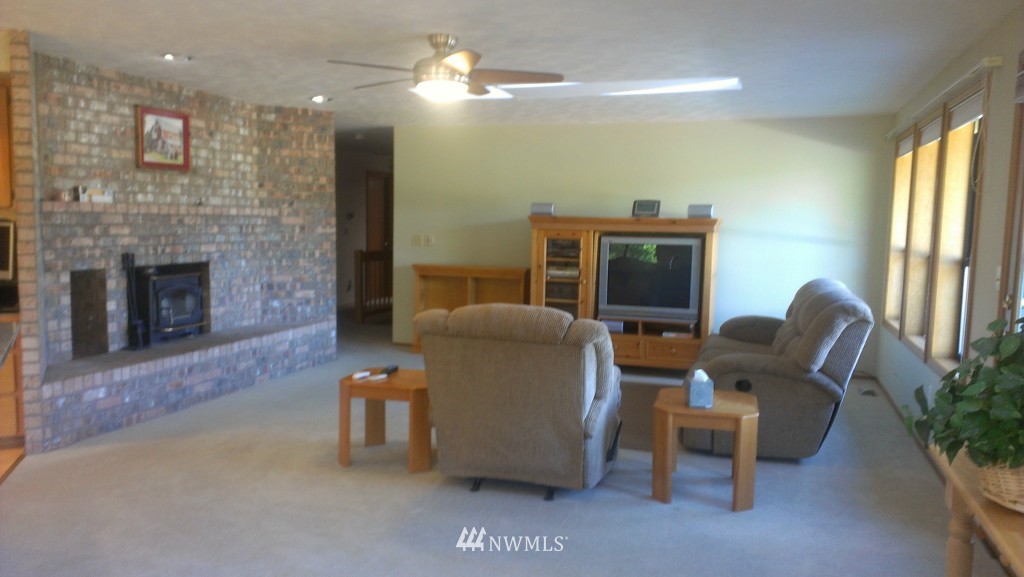 20911 West Bulson Road Mount Vernon, WA 98274 - Photo 6 of 24 Gallery Image 6