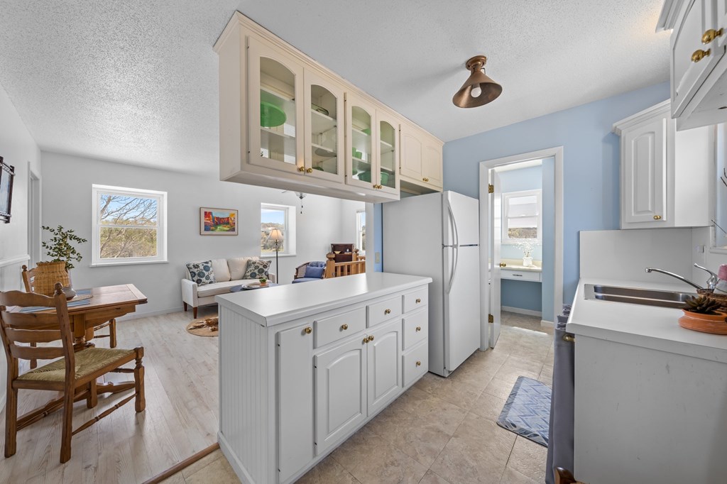 15744 South State Highway 16 Fredericksburg, TX 78624 - Photo 13 of 27