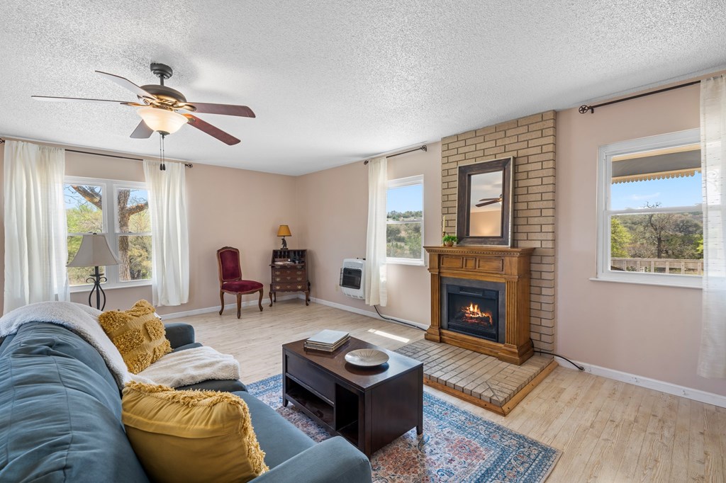 15744 South State Highway 16 Fredericksburg, TX 78624 - Photo 7 of 27