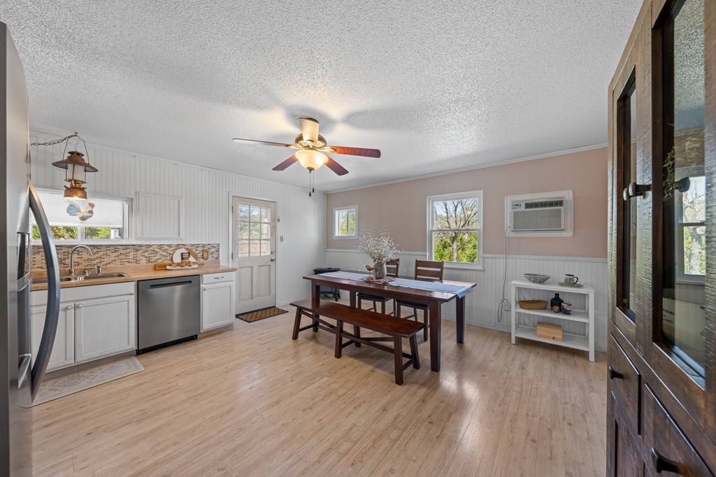 15744 South State Highway 16 Fredericksburg, TX 78624 - Photo 9 of 27