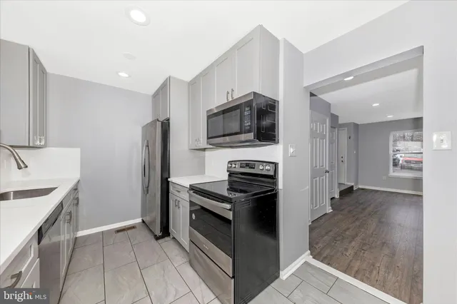 $425,000 | 11805 Summer Oak Drive, Germantown, MD 20874