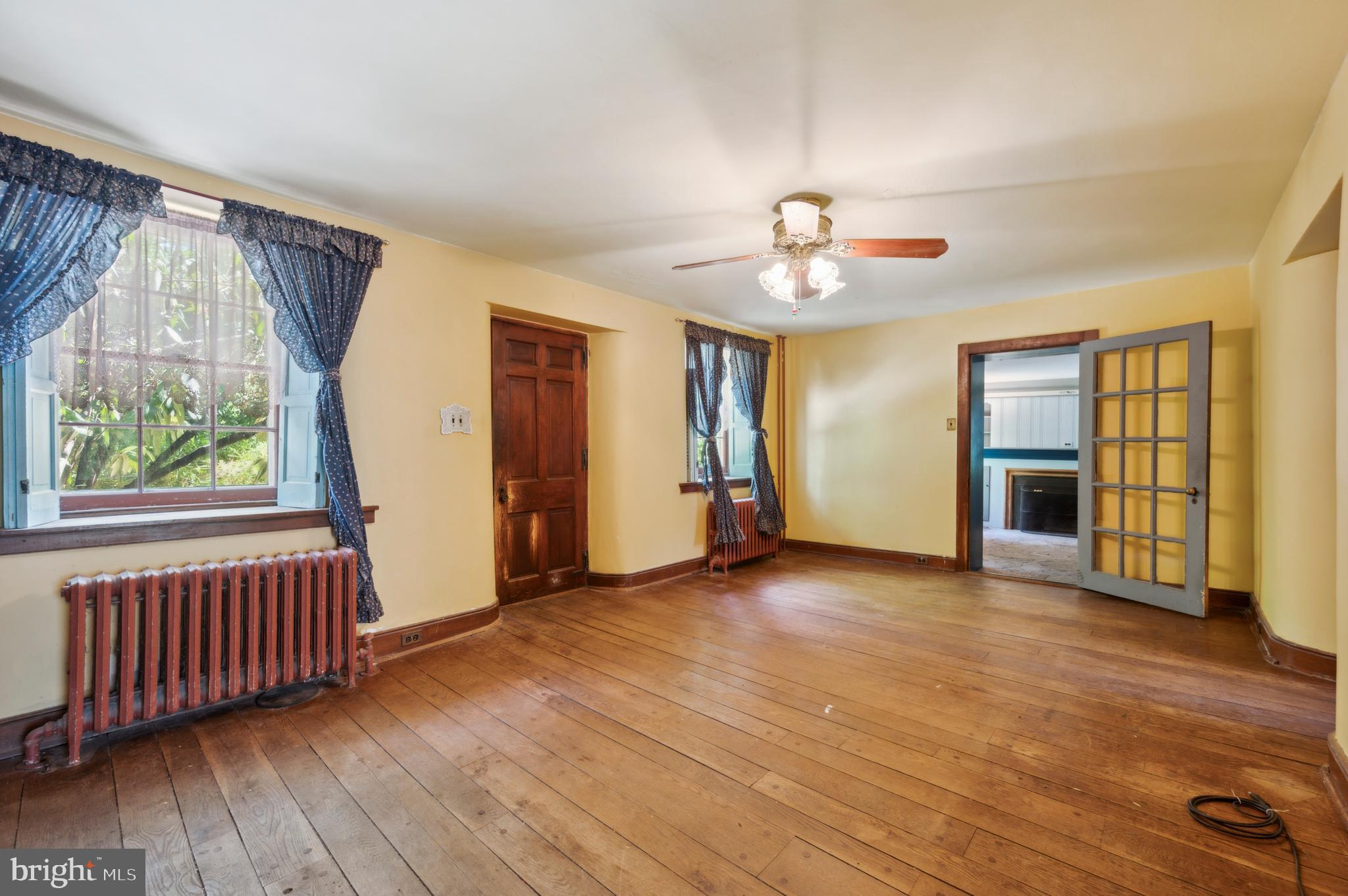 257 Barren Road Media, PA 19063 - Photo 6 of 52 Open door to right leads to family room