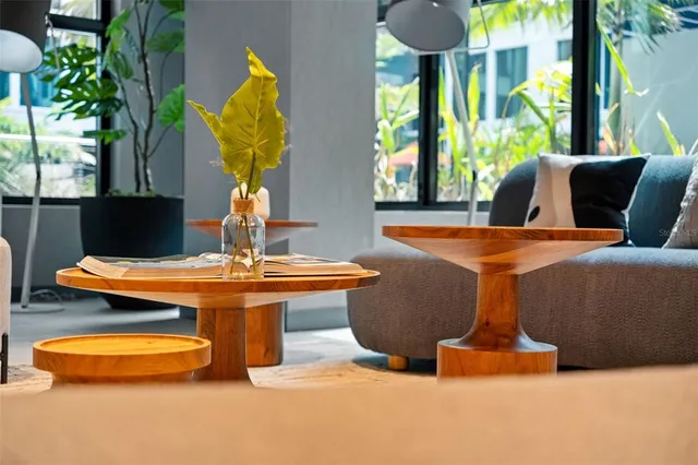 $3,330 | 1991 Main Street, Unit ASTER B9, Sarasota, FL 34236