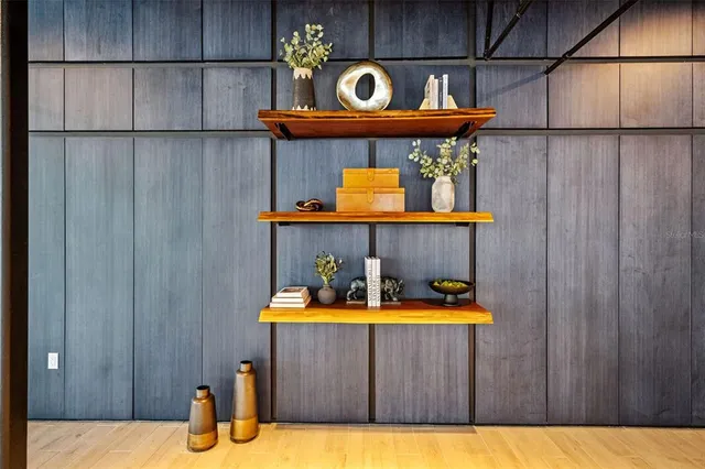 $3,330 | 1991 Main Street, Unit ASTER B9, Sarasota, FL 34236