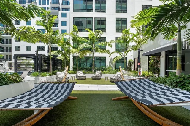 $3,330 | 1991 Main Street, Unit ASTER B9, Sarasota, FL 34236