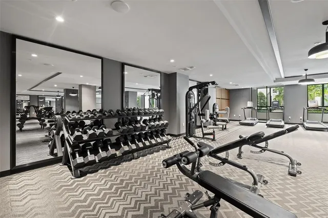 $3,330 | 1991 Main Street, Unit ASTER B9, Sarasota, FL 34236