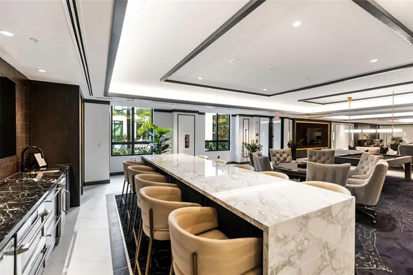 $3,728 | 1991 Main Street, Unit ASTER B4, Sarasota, FL 34236