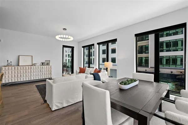 $3,728 | 1991 Main Street, Unit ASTER B4, Sarasota, FL 34236