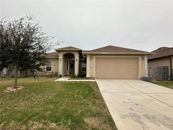 $2,400 | 1821 Bay Landing Drive, Portland, TX 78374