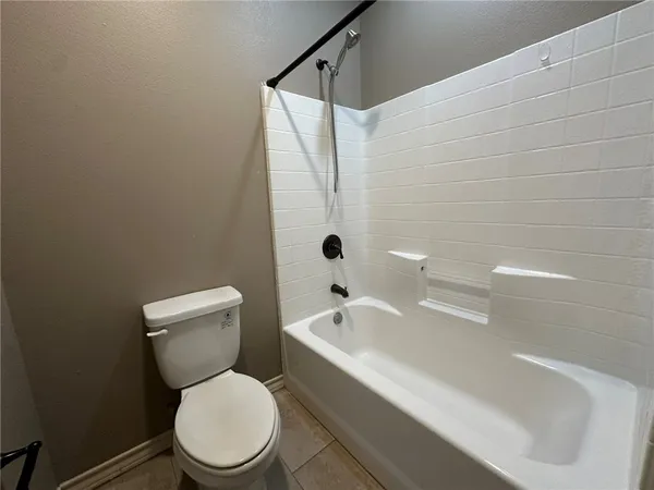 $2,400 | 1821 Bay Landing Drive, Portland, TX 78374