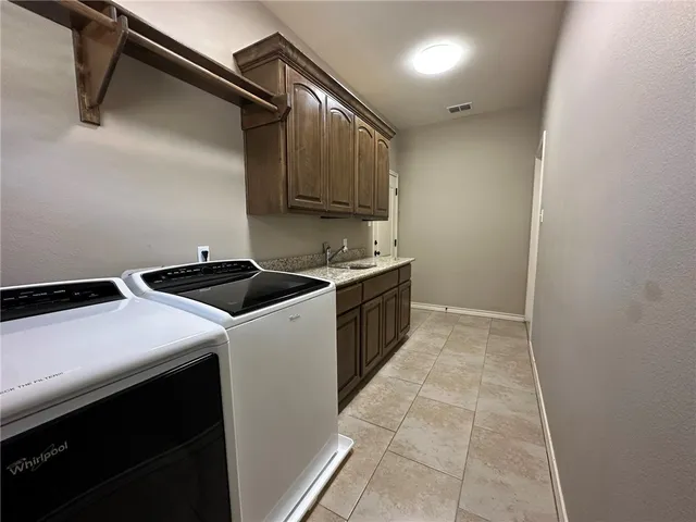 $2,895 | 1821 Bay Landing Drive, Portland, TX 78374