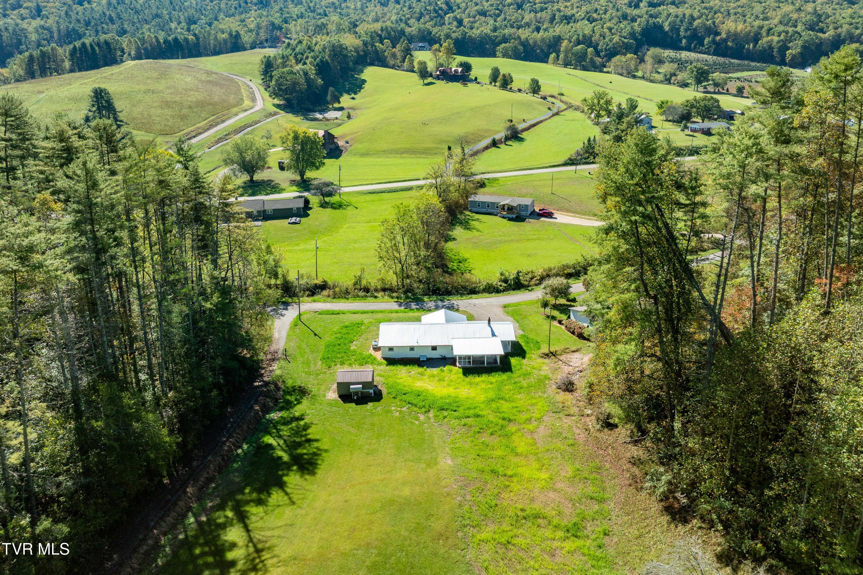 382 Lowell Stalcup Road Butler, TN 37640 - Photo 12 of 43 382 Lowell Stalcup Road (20 of 76)