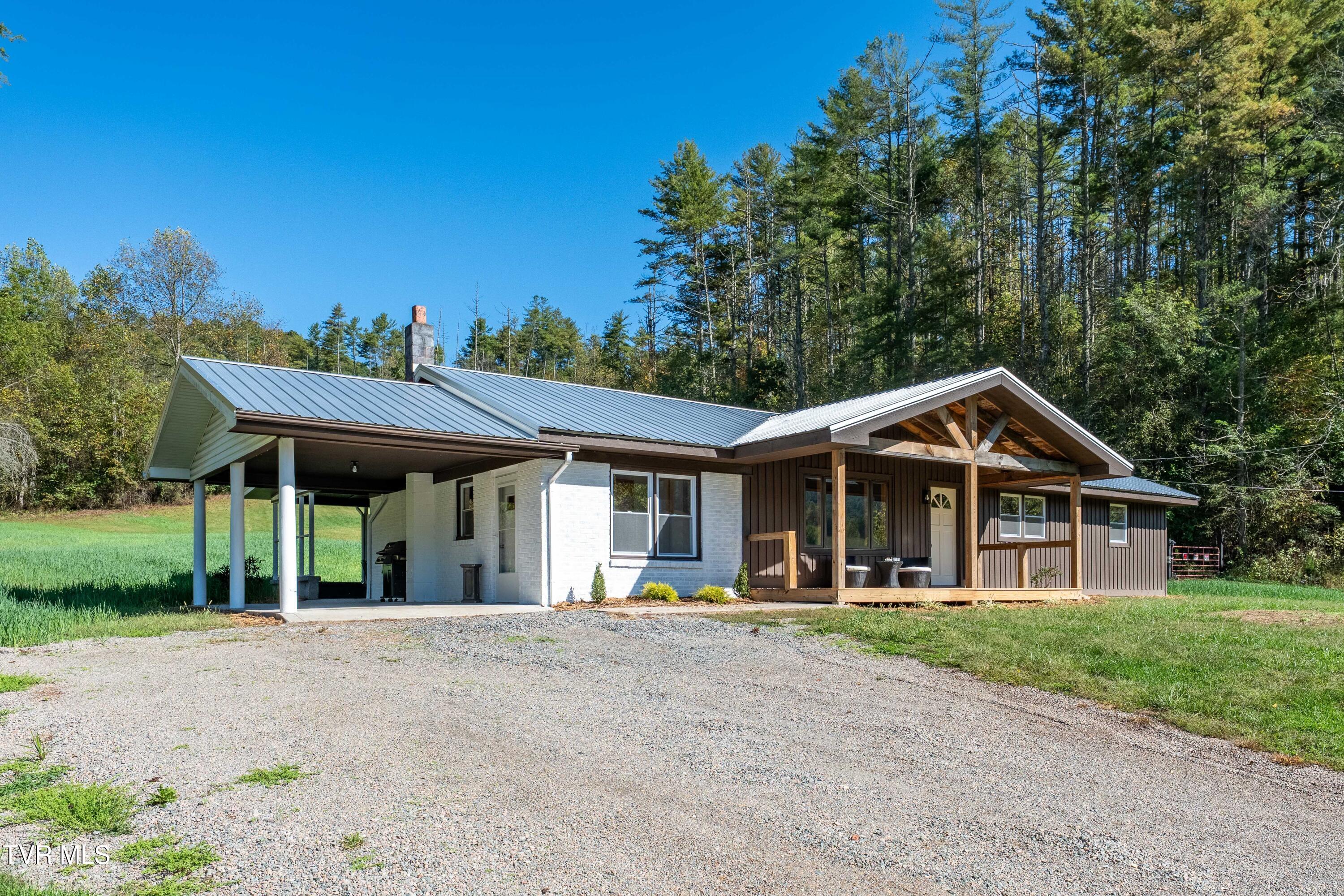 382 Lowell Stalcup Road Butler, TN 37640 - Photo 13 of 43 382 Lowell Stalcup Road (27 of 76)