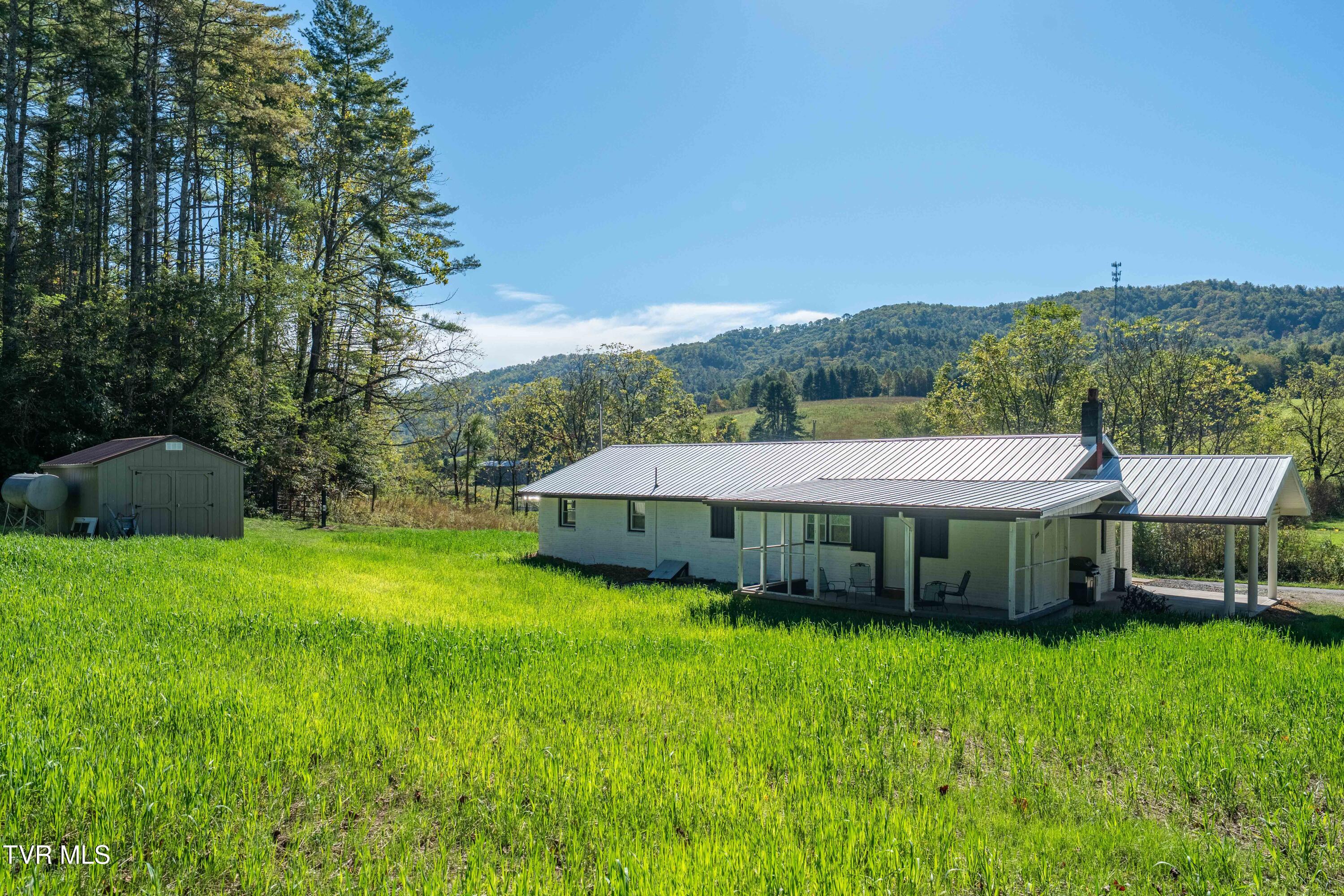 382 Lowell Stalcup Road Butler, TN 37640 - Photo 20 of 43 382 Lowell Stalcup Road (52 of 76)