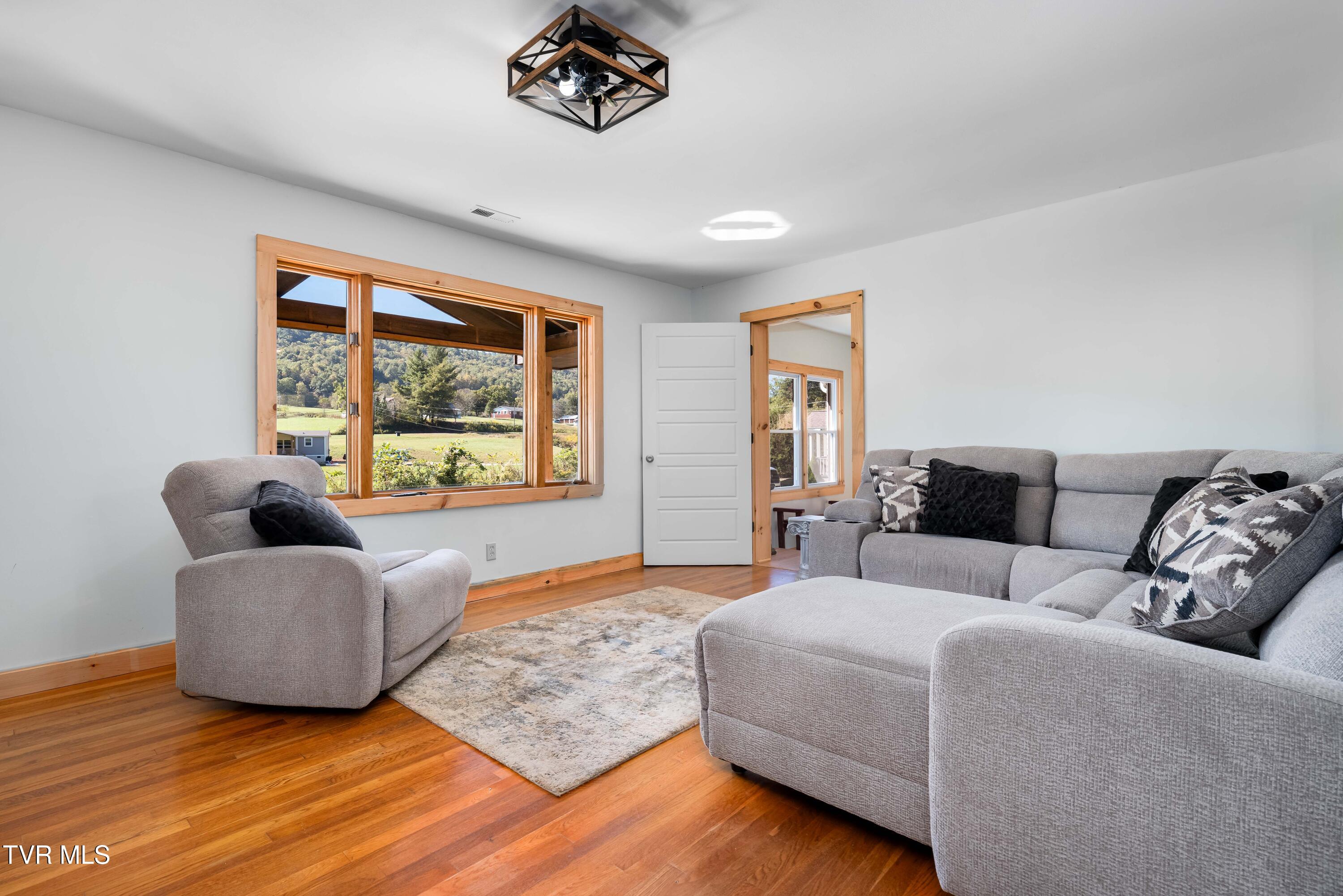 382 Lowell Stalcup Road Butler, TN 37640 - Photo 23 of 43 382 Lowell Stalcup Road (55 of 76)