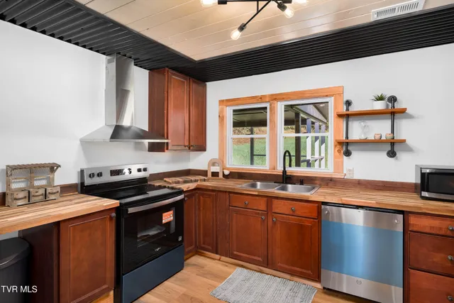 $339,000 | 382 Lowell Stalcup Road, Butler, TN 37640