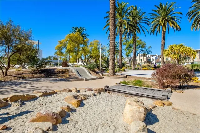 $5,200 | 179 Follyhatch, Irvine, CA 92618