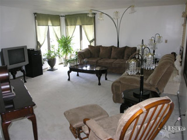 15516 Fogel Road Fort Wayne, IN 46818 - Photo 3 of 21