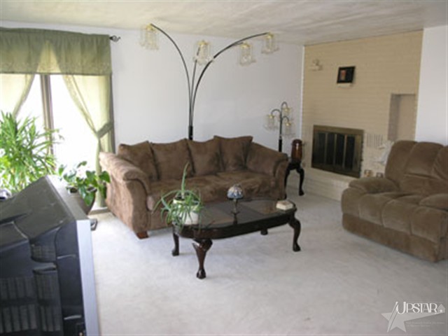 15516 Fogel Road Fort Wayne, IN 46818 - Photo 4 of 21