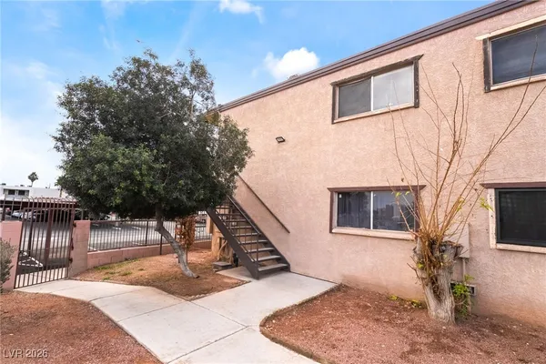 $1,275 | 625 South Royal Crest Circle, Unit 19, Las Vegas, NV 89169