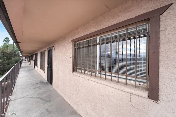 $1,275 | 625 South Royal Crest Circle, Unit 19, Las Vegas, NV 89169