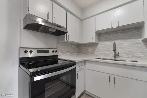 $1,275 | 625 South Royal Crest Circle, Unit 19, Las Vegas, NV 89169