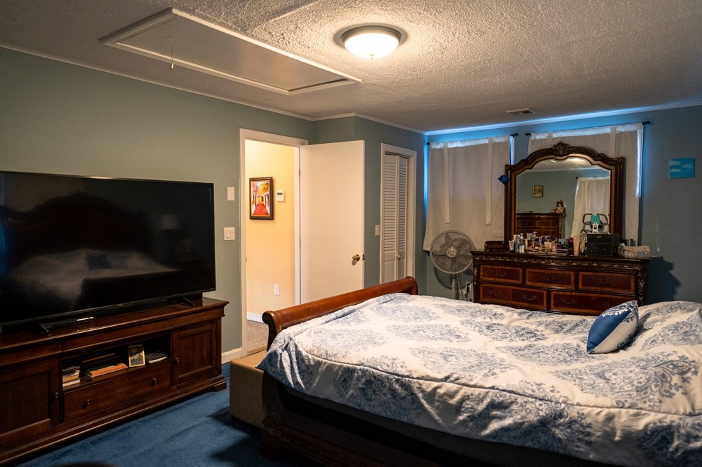 9 Woodland Road Holbrook, MA 02343 - Photo 12 of 19 Gallery Image 12