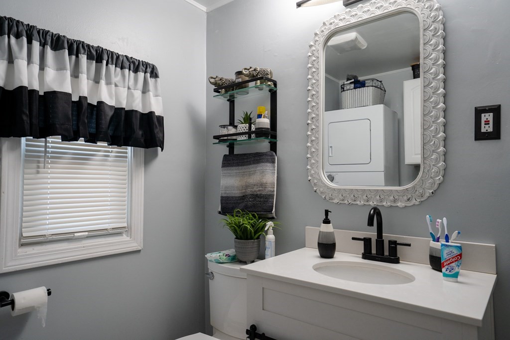 9 Woodland Road Holbrook, MA 02343 - Photo 17 of 19 Gallery Image 17