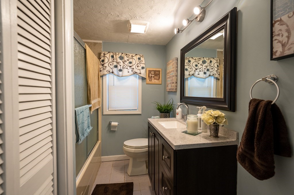 9 Woodland Road Holbrook, MA 02343 - Photo 8 of 19 Gallery Image 8