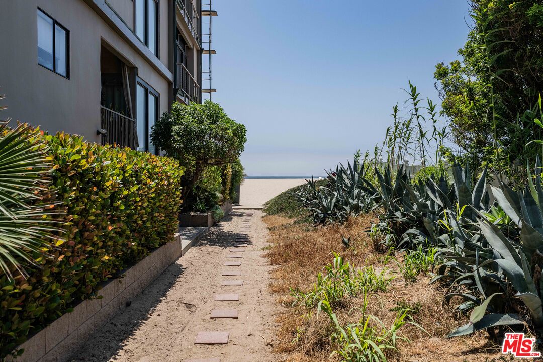 30 Reef Street, Unit 2 Marina del Rey, CA 90292 - Photo 33 of 34