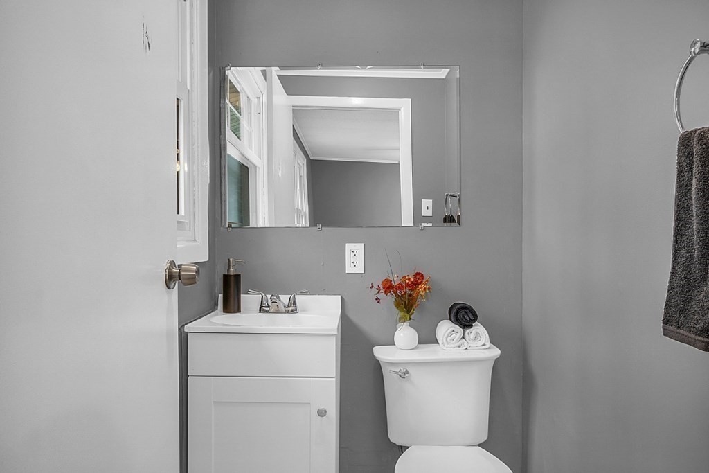 23 Charles Street Georgetown, MA 01833 - Photo 15 of 42 Gallery Image 15