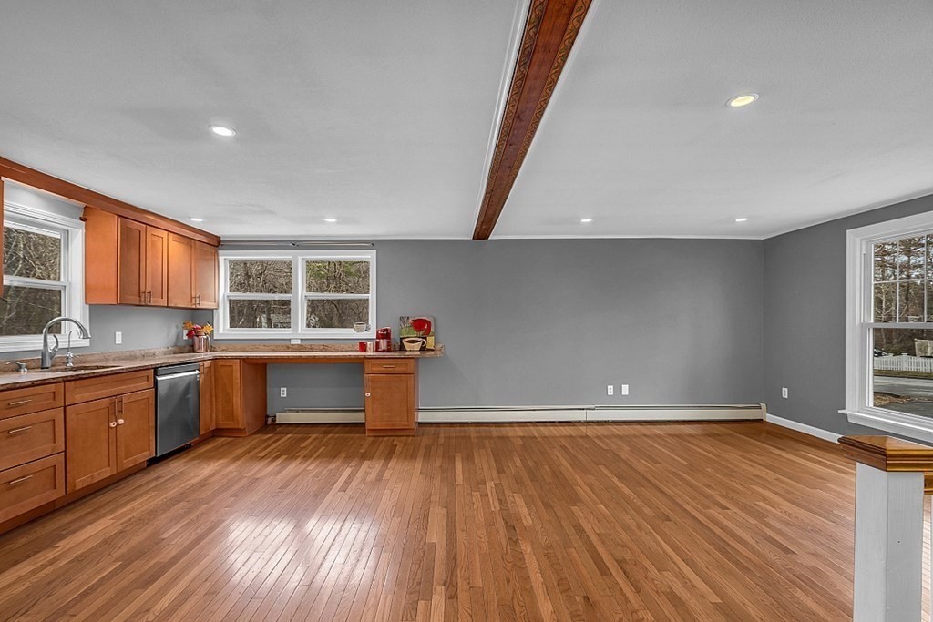 23 Charles Street Georgetown, MA 01833 - Photo 4 of 42 Gallery Image 4