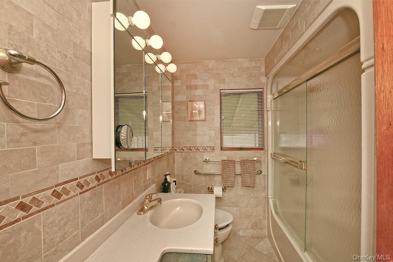 3551 Condor Road Levittown, NY 11756 - Photo 11 of 16