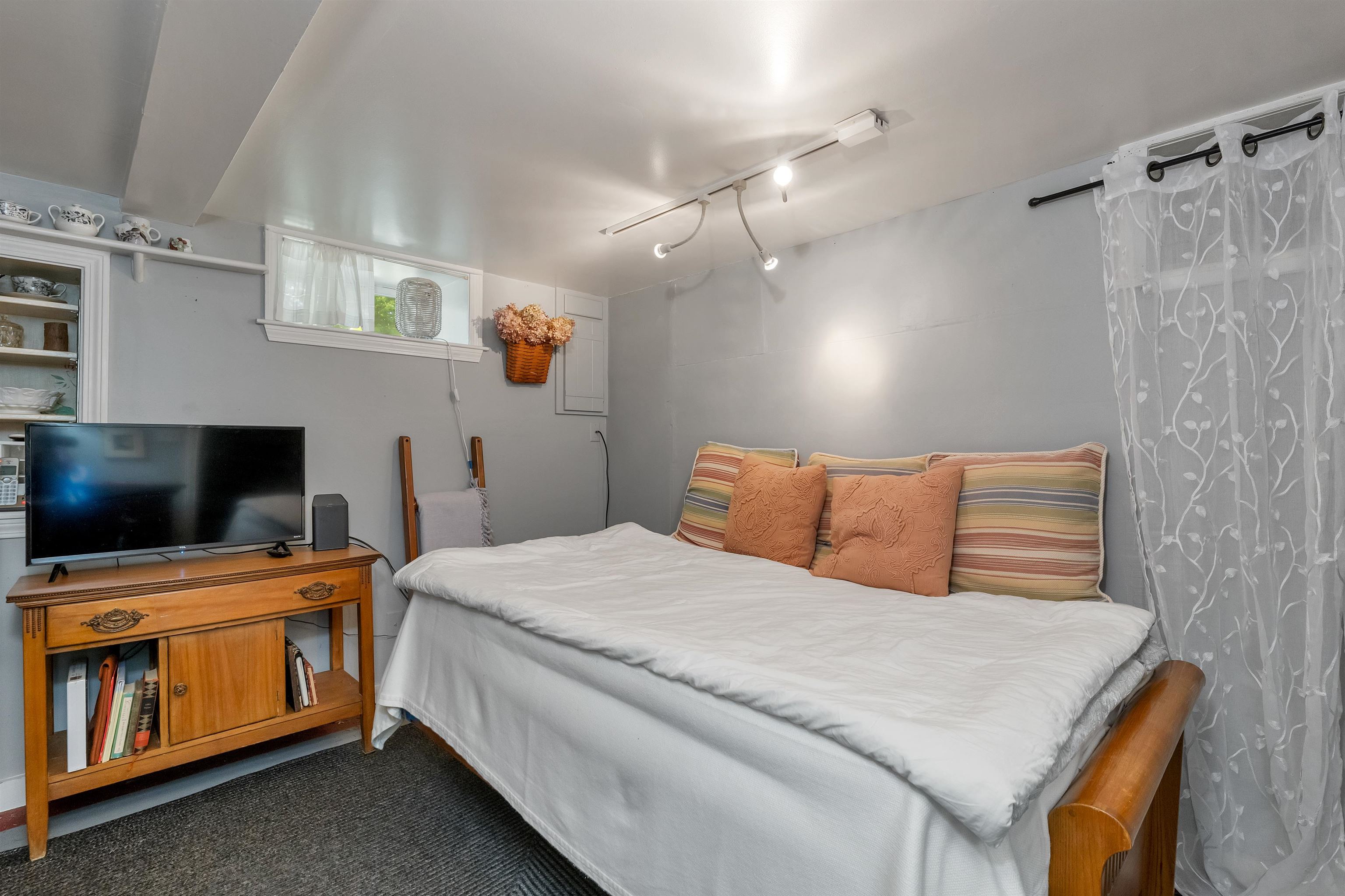 213 Front Street Exeter, NH 03833 - Photo 38 of 48