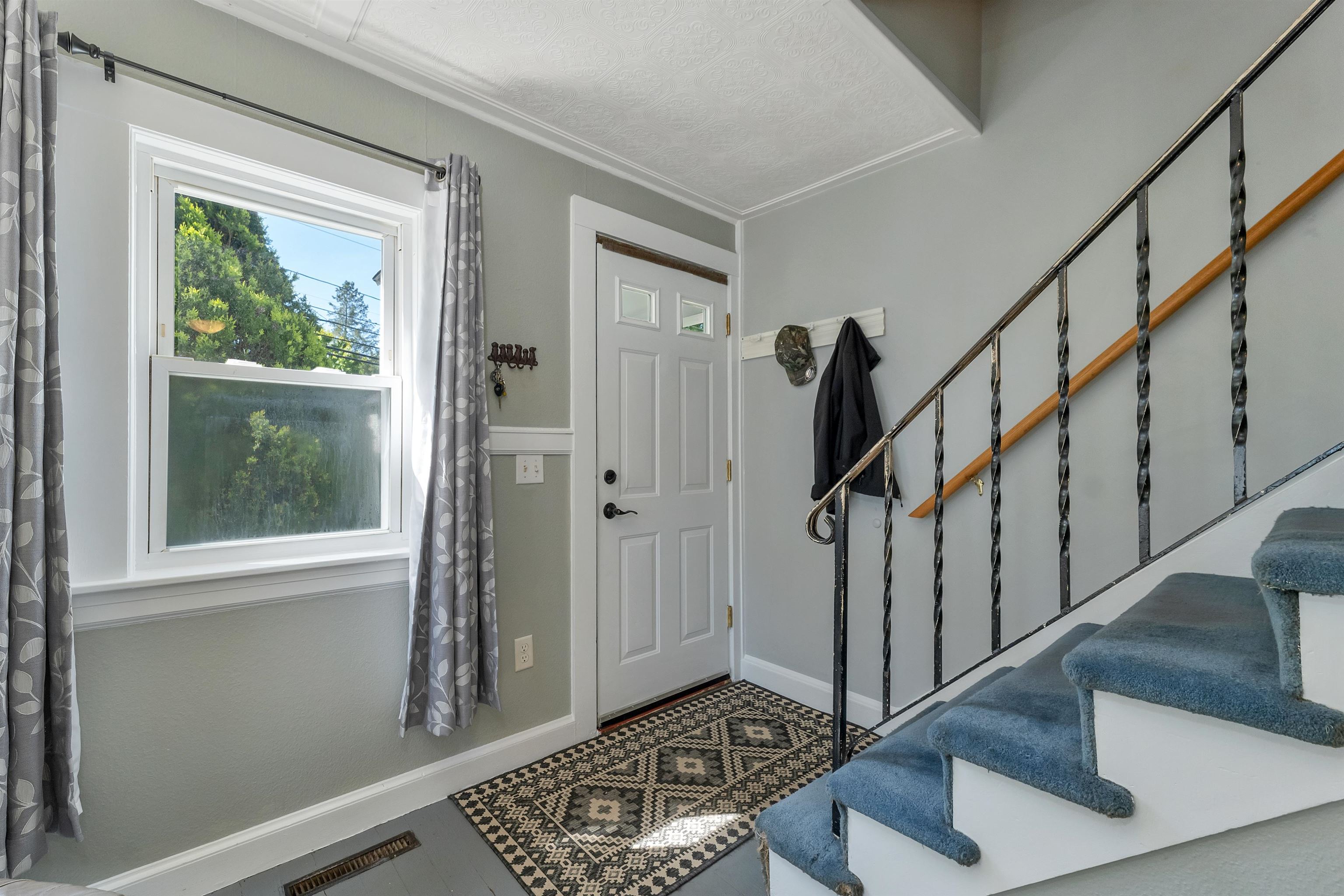 213 Front Street Exeter, NH 03833 - Photo 5 of 48