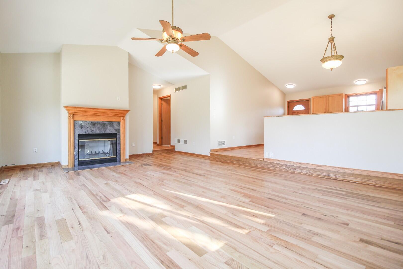 107 Mallard Court Sullivan, WI 53178 - Photo 3 of 50 3