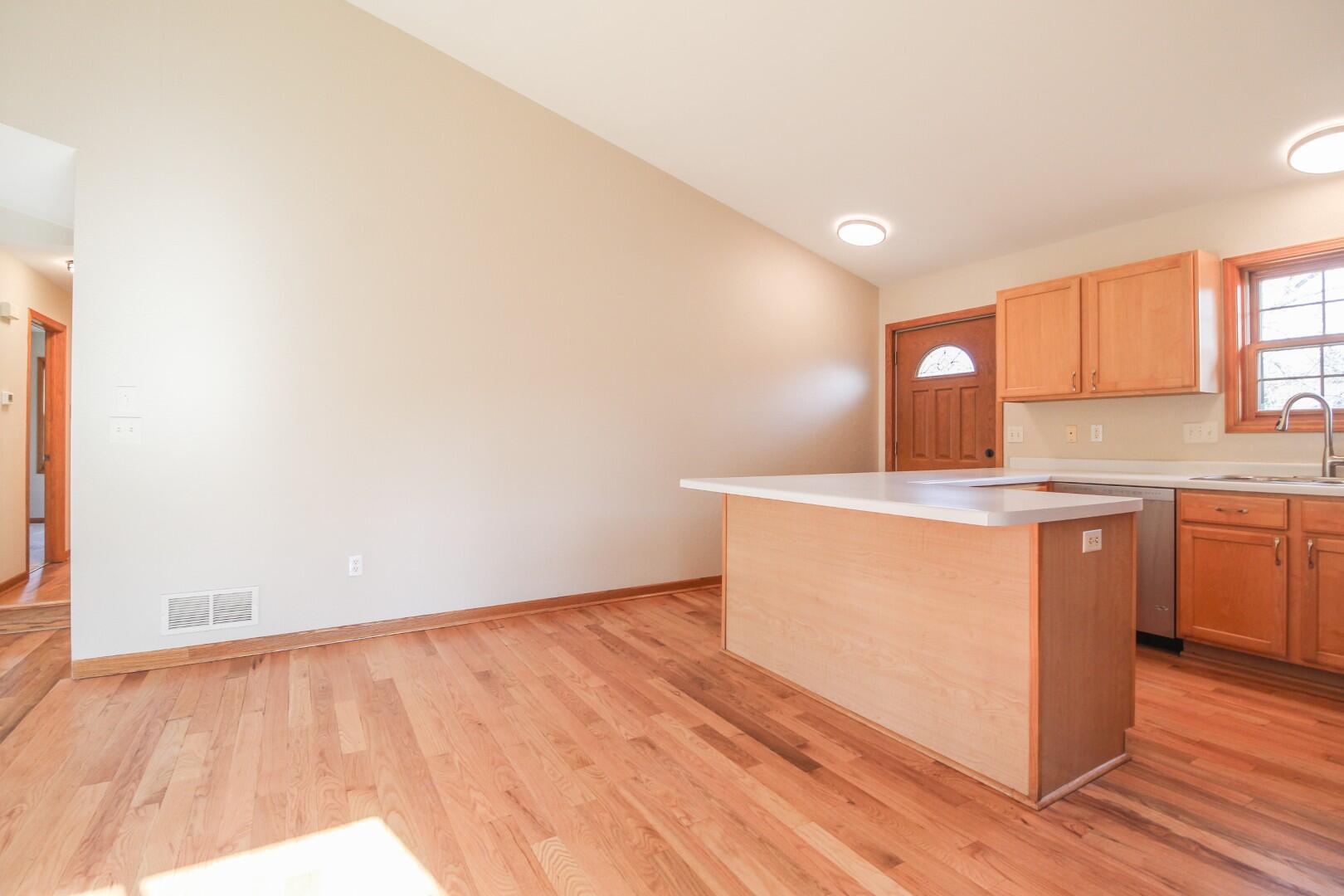 107 Mallard Court Sullivan, WI 53178 - Photo 7 of 50 7